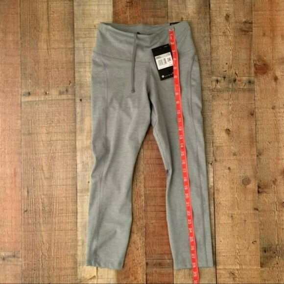 Nike women’s running Capri leggings with mesh and pockets in gray - XS - Picture 9 of 11